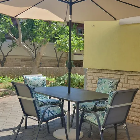 Zita Free Private Parking Apartment